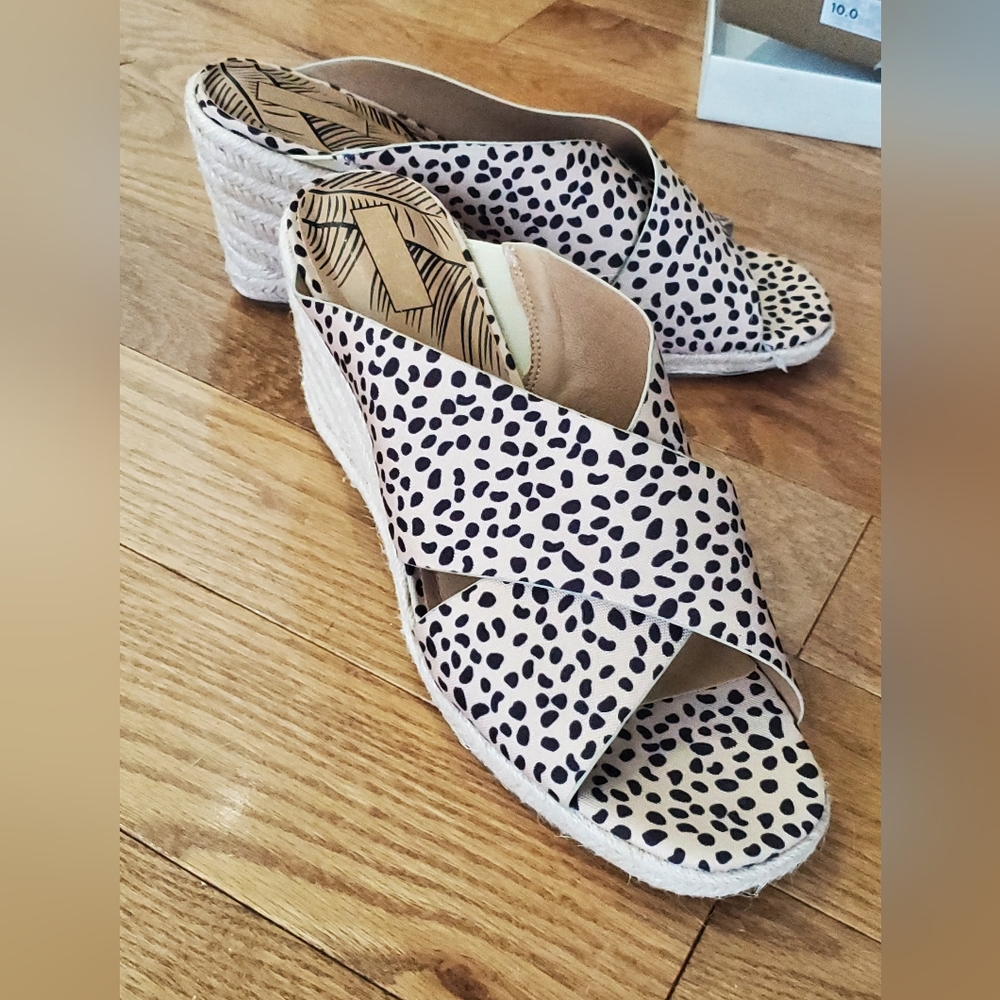 Ladies 10 Leopard Print Wedges NWT